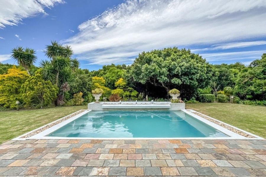 4 Bedroom Property for Sale in Lovemore Park Eastern Cape